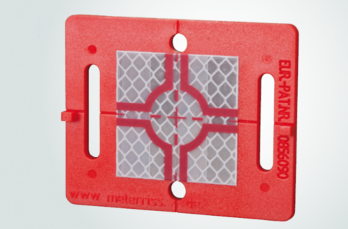 Imagen Diana reflectante sobre soporte de pástico 75×60